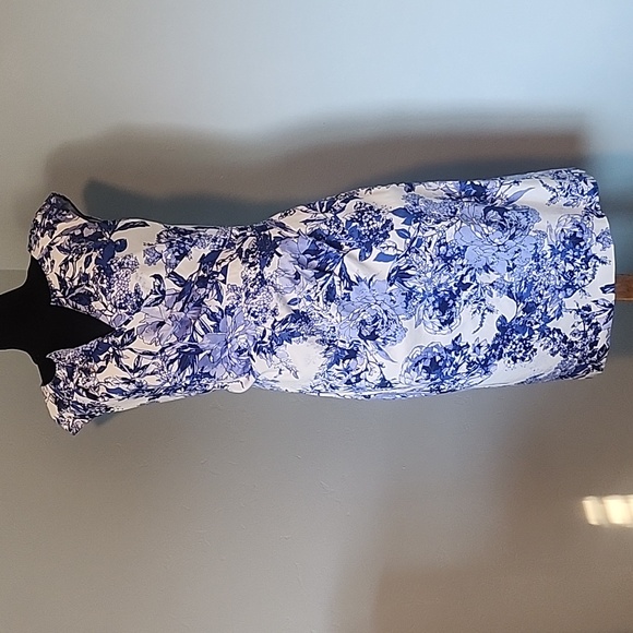 Adrianna Papell Dresses & Skirts - Adrianna Papell